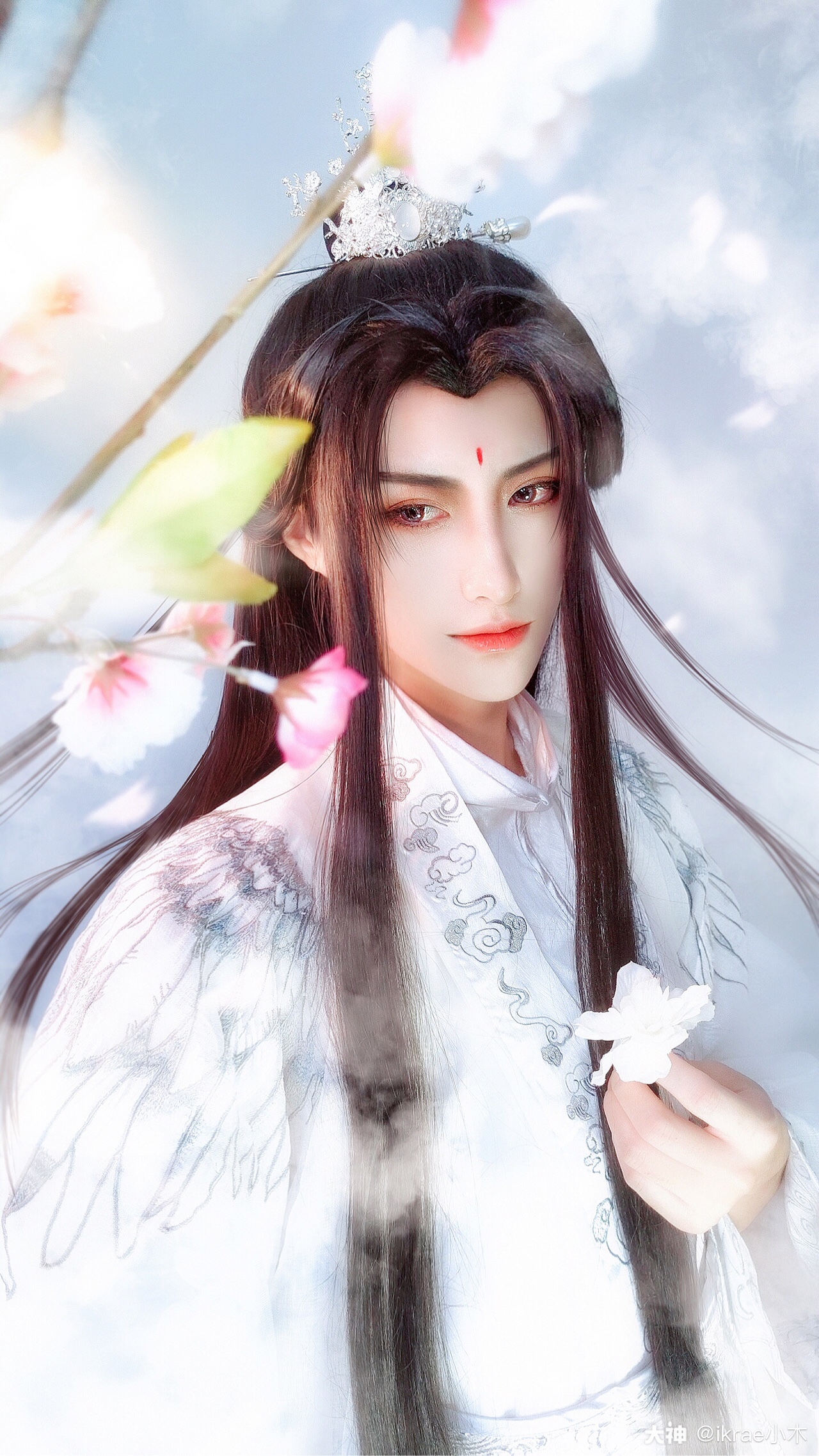 轻漫##二哈和他的白猫师尊##cos# 天下谁人配白衣?