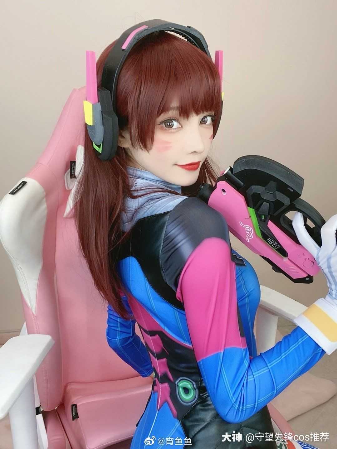 关注 dva cosplay via:weibo@宵鱼鱼