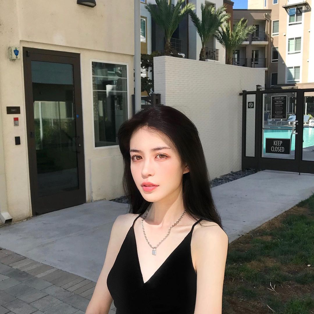 中俄混血女孩nadiabean 肤白貌美大长腿