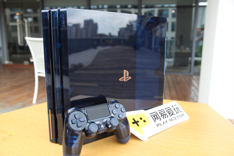 就是你渴望的“索尼蓝”—— PS4 Pro 5亿限定版开箱