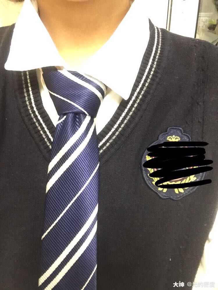 鹰院领带!终于在最后一天到货了!跟我们学校的制服好配