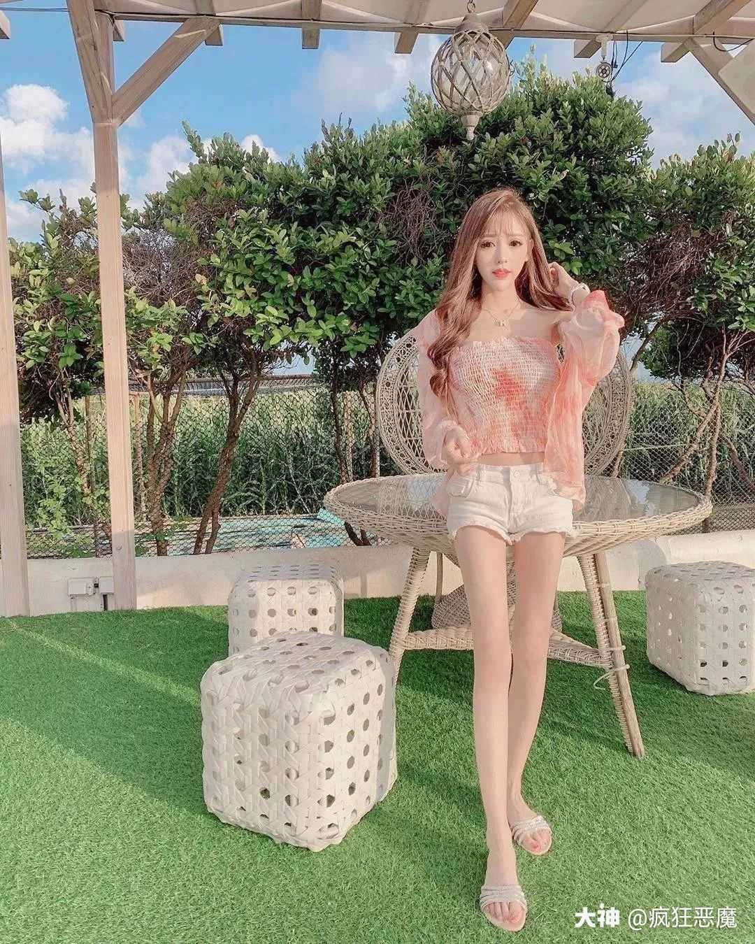 啥图都有##没事唠两句# 妹子的腿也太细了