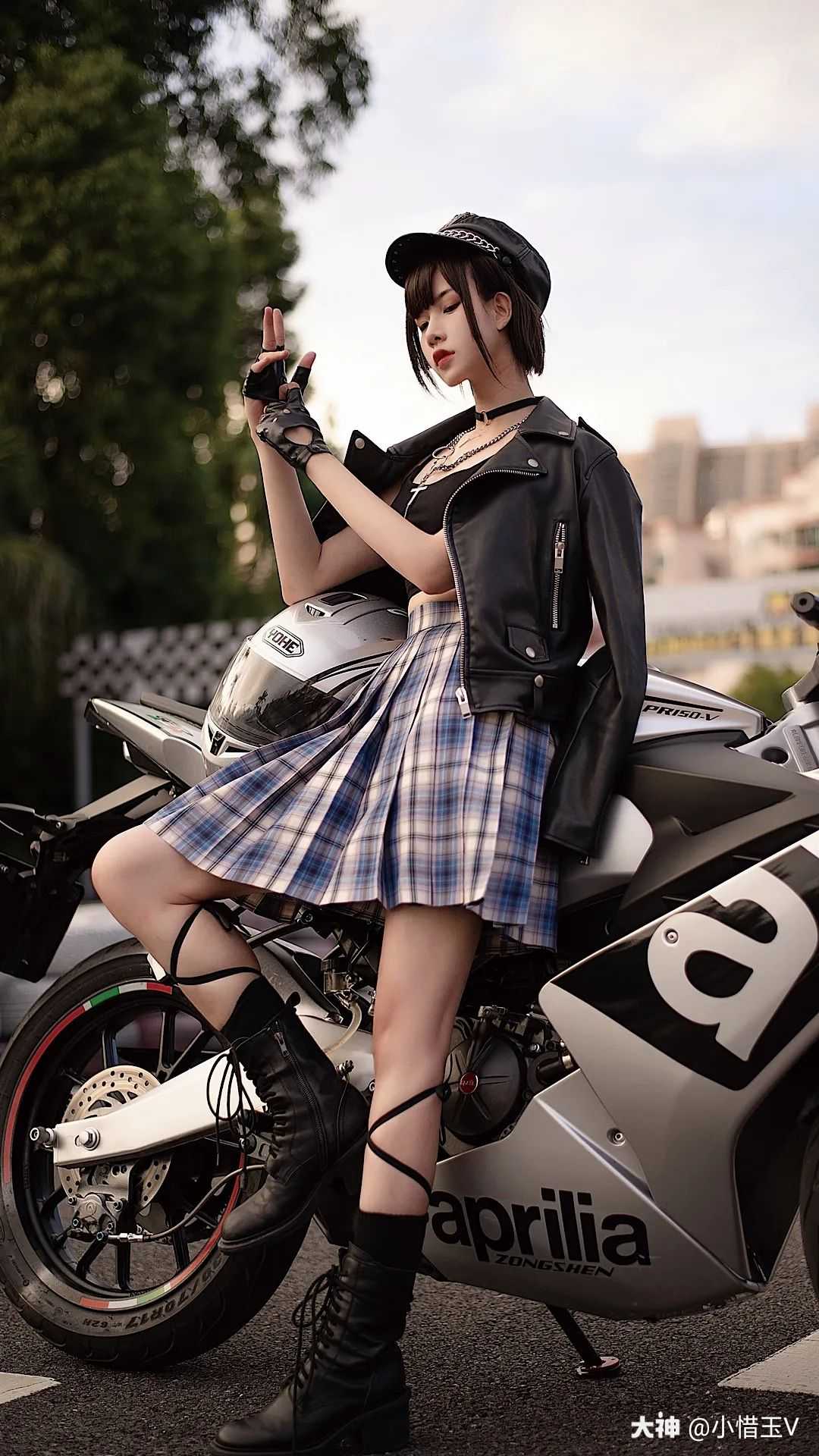 抖啦爱梦:#啥图都有# 机车女孩