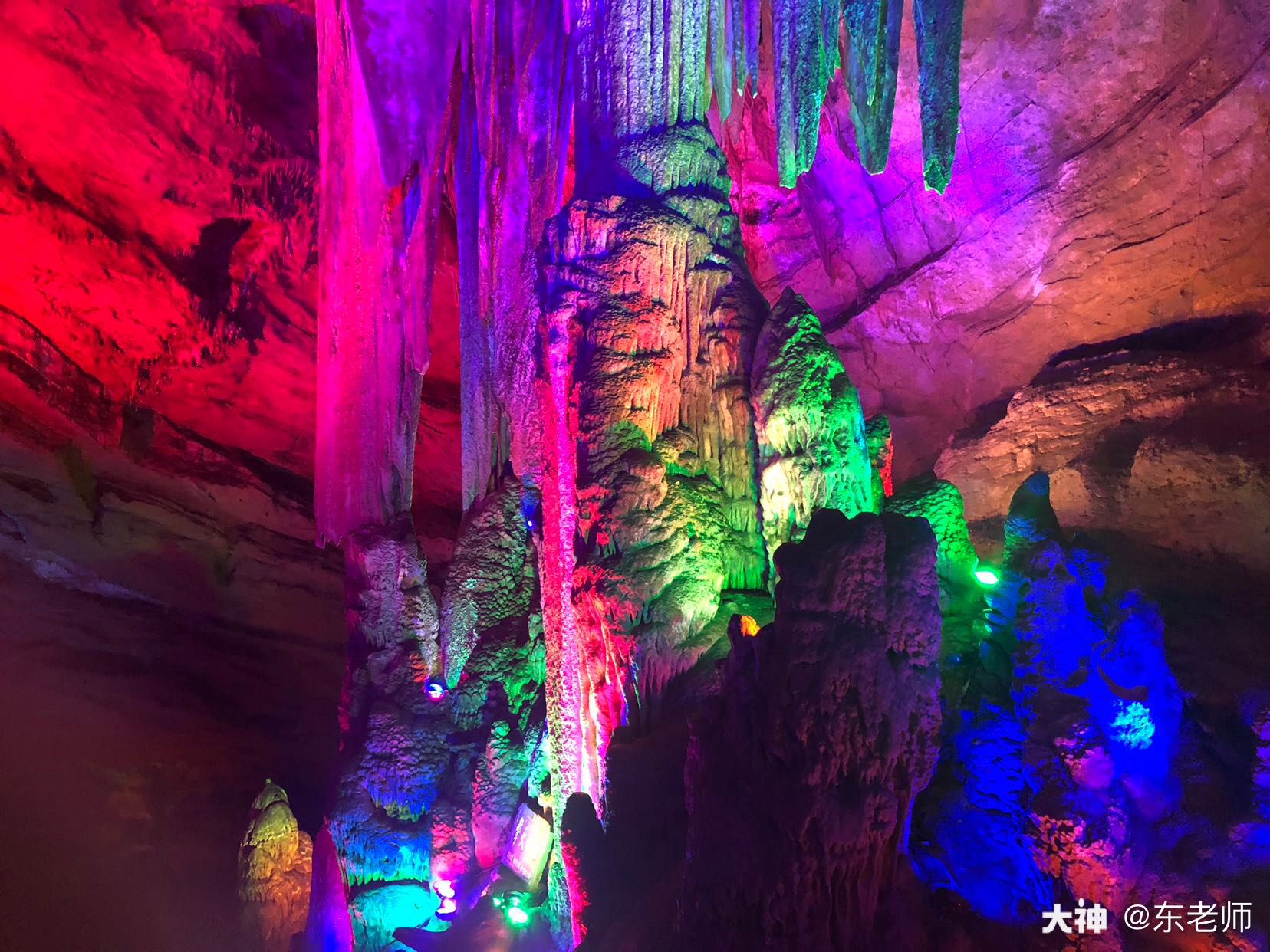 作品名称 彩虹洞窟参赛宣言 现实版熔岩洞窟 来自网易大神明日之后圈子 东老师