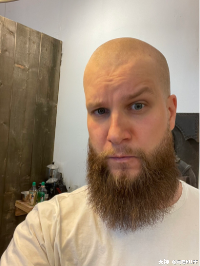 go圈日常事:新晋爆头哥b1t,csgo在线玩家数持续下跌_大神