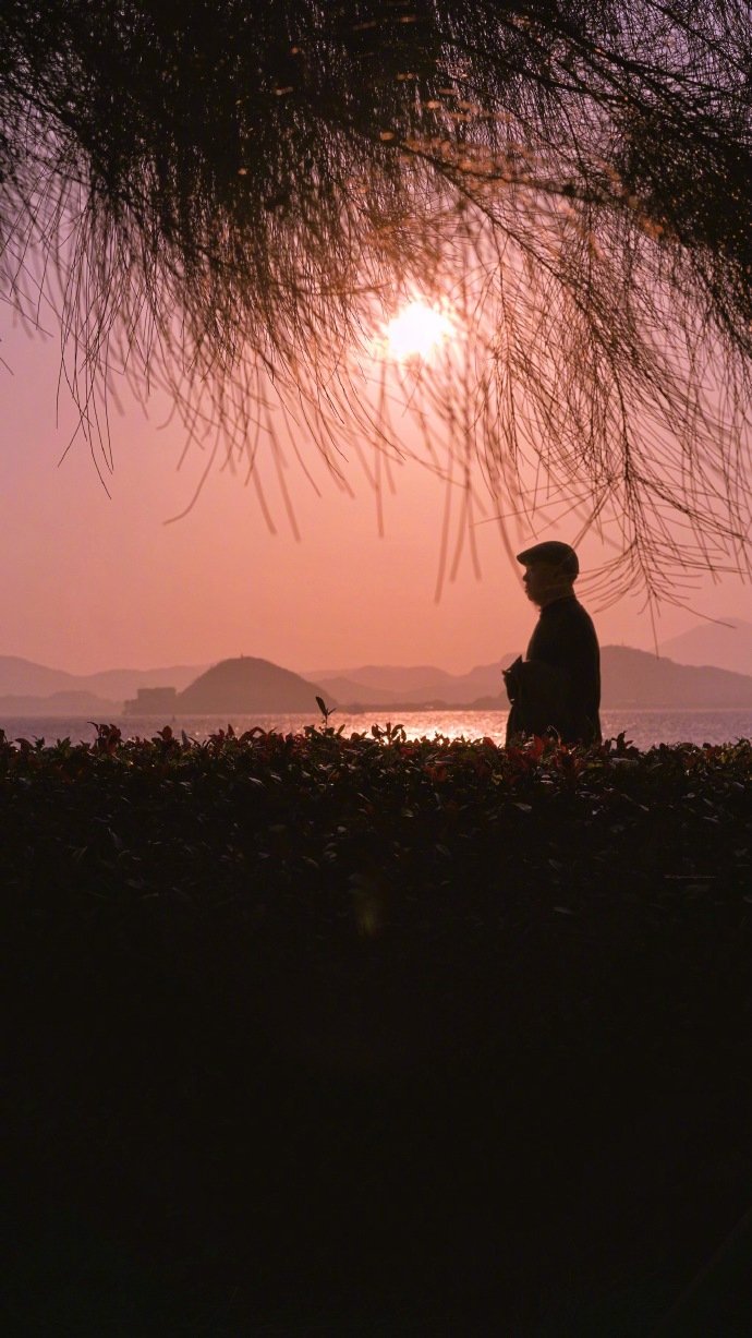 跋山涉水,看海尽头的人烟,漫过了远山.