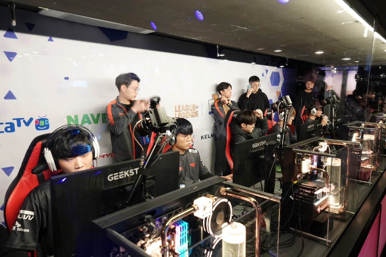 祝大家新年快乐,2020年也请一如既往地