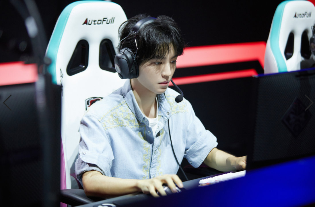 打游戏的样子太好看了吧_来自网易大神圈子_超凡电竞lol
