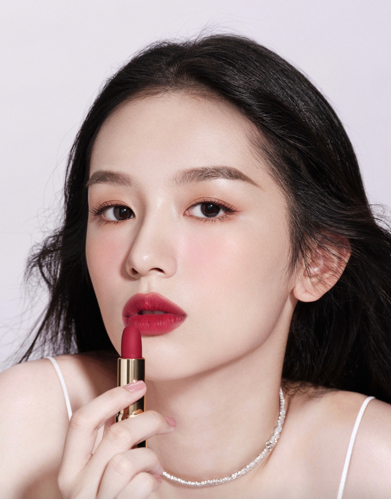 淡妆是清纯无辜小白花,浓妆立马切换心机蛇蝎美人女二,进可攻退可守的