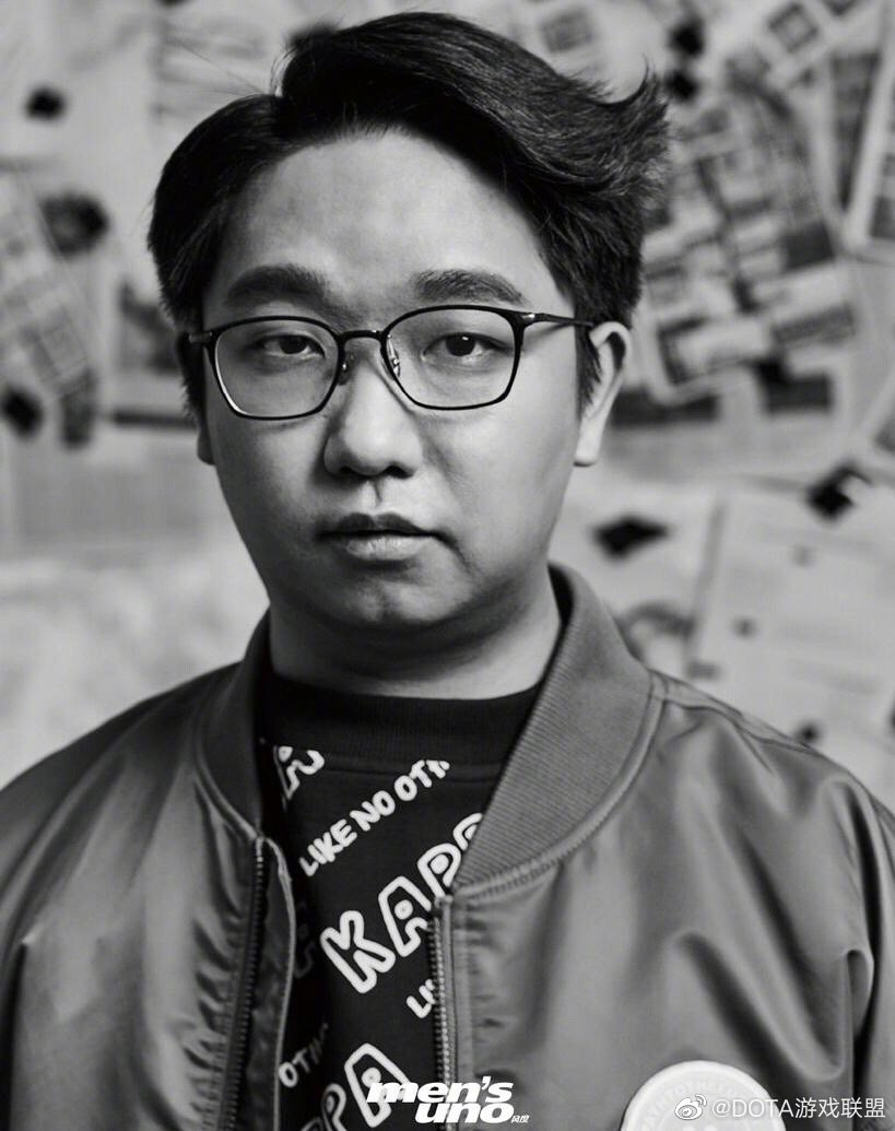 圣子华炼和俊豪登上了 时尚杂志,链子哥帅的呀