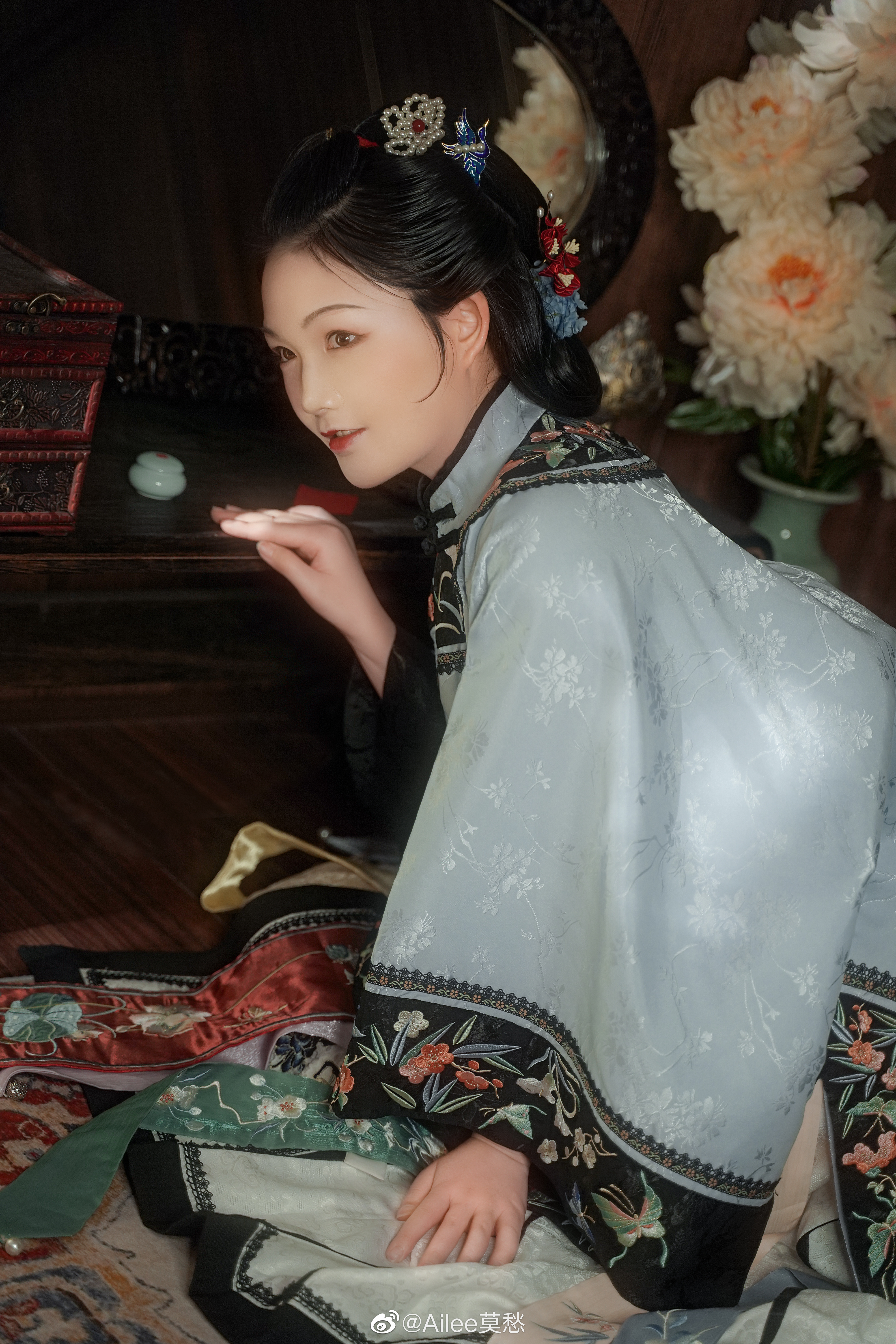 客 江南梦烟雨|清汉女 摄/妆造: 场地