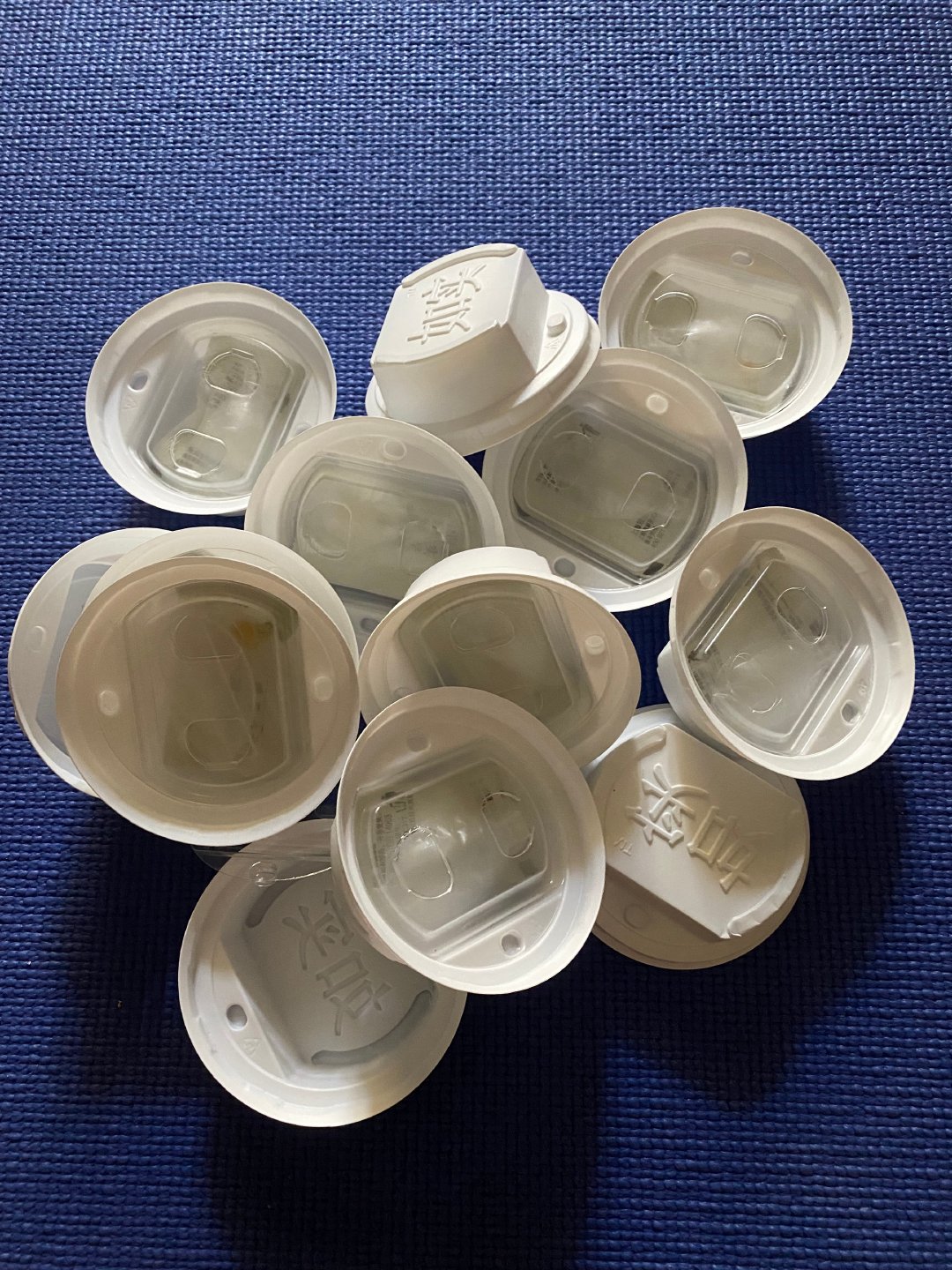 最近喝酸奶浪费的塑料有点.