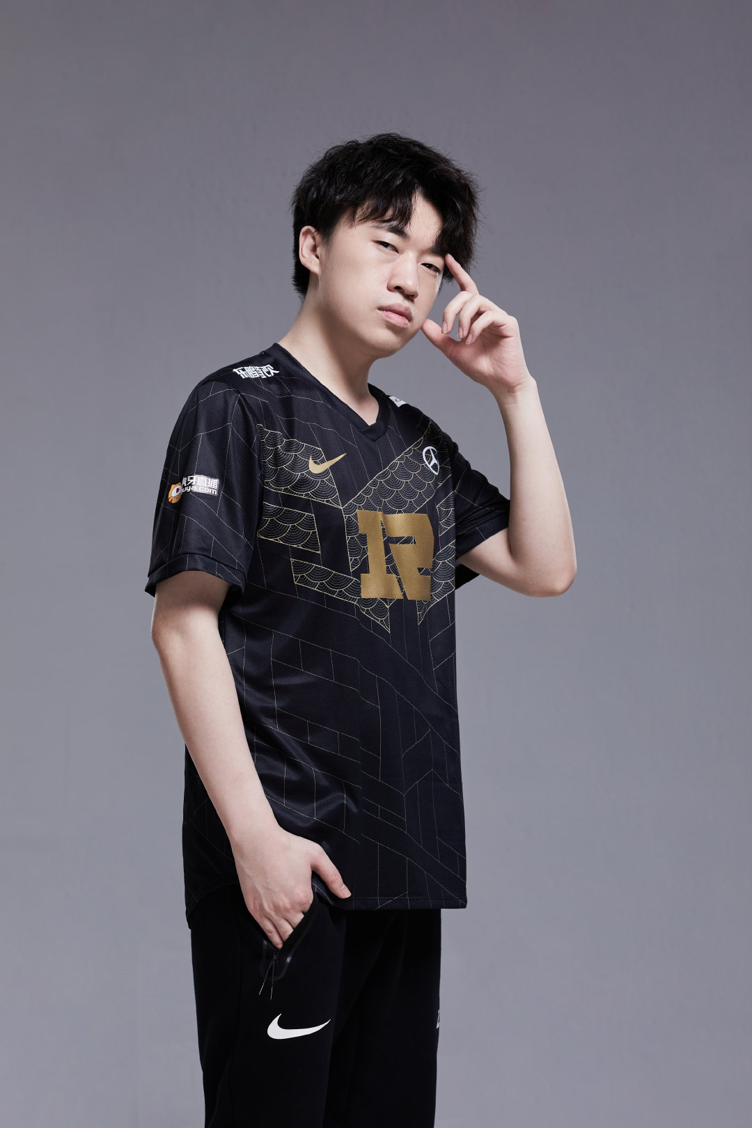 rng出征2021英雄联盟全球总决赛定妆照 cr.lpl选手  3