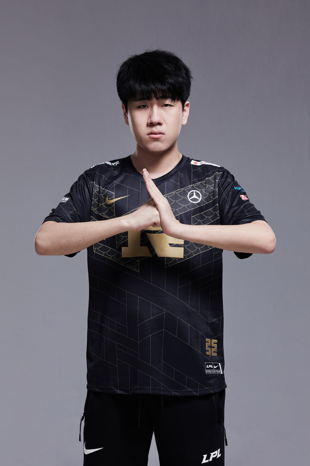 rng出征2021英雄联盟全球总决赛定妆照 cr.lpl选手  3