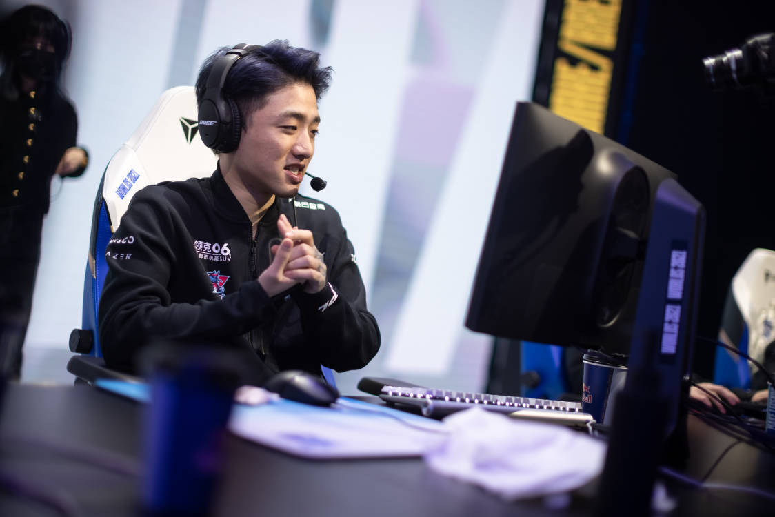 lng赛场返图!再次恭喜lng拿下开门红! 看我冷少笑得多开心